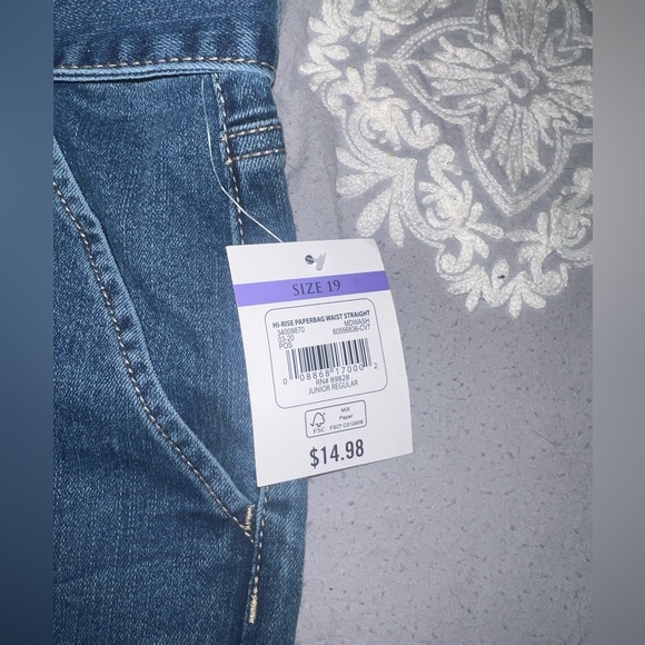 Women’s jeans - Picture 2 of 2